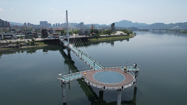 ▲ 소양강스카이워크 전경. ⓒ춘천도시공사 ▲ 소양강스카이워크 전경. ⓒ춘천도시공사