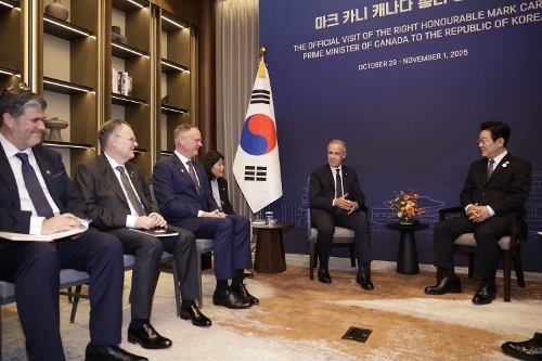 ▲ 이재명 대통령과 마크 카니 캐나다 총리가 30일 경북 경주의 한 호텔에서 정상회담을 하고 있다. 2025.10.30 [대통령실통신사진기자단] ⓒAPEC 2025 KOREA