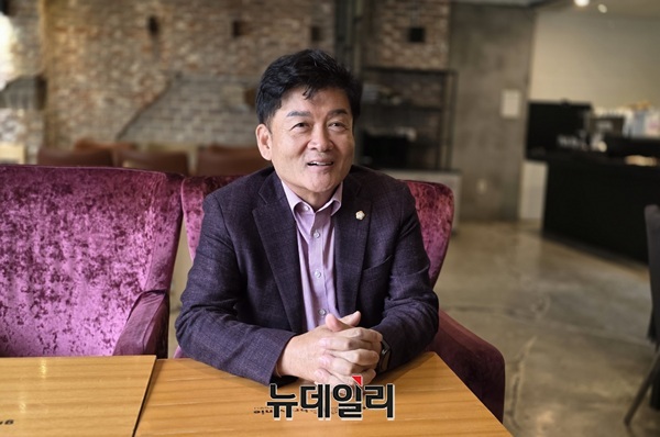 ▲ 김동수 대전 유성구의회 의장.ⓒ김경태 기자