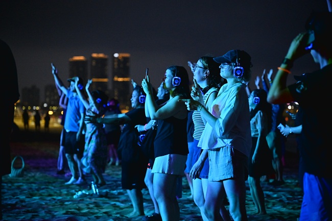 ▲ 참여형 야간축제 '비트 온(BEAT ON) 속초' 모습. ⓒ속초시 ▲ 참여형 야간축제 '비트 온(BEAT ON) 속초' 모습. ⓒ속초시