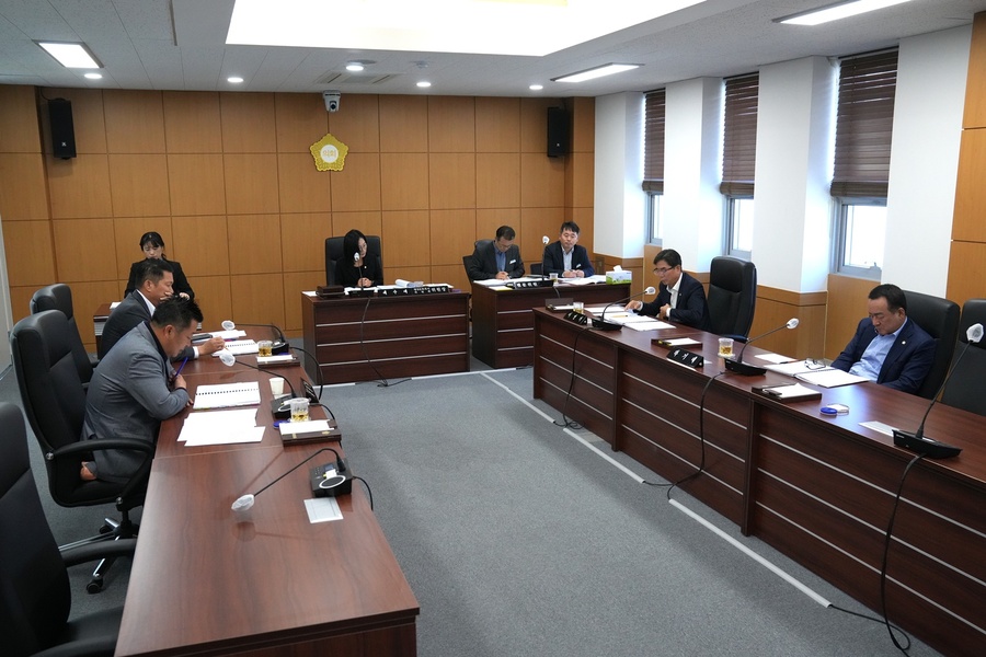 ▲ 영천시의회 행정문화복지위원회(위원장 배수예)는 지난 28일부터 30일까지 제248회 임시회 행정문화복지위원회 회의를 진행했다.ⓒ영천시의회