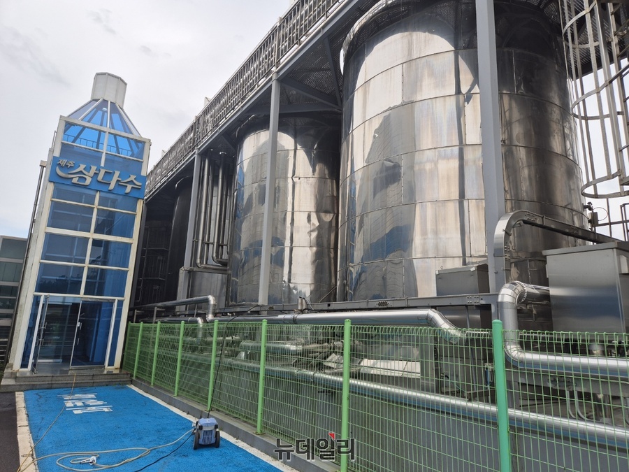 ▲ 제1, 2취수원의 물은 송수관을 따라 삼다수 공장으로 이동한다.ⓒ조현우 기자