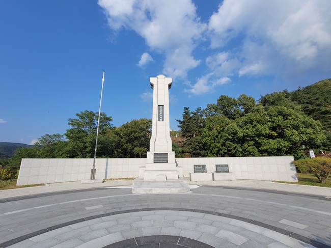 ▲ 삼척시가 도계읍 흥전리 산 1-11번지에 '산업전사 기념공원'을 조성해 산업 발전의 밑거름이 된 광부들의 헌신과 희생정신을 예술 작품으로 재조명했다. ⓒ삼척시 ▲ 삼척시가 도계읍 흥전리 산 1-11번지에 '산업전사 기념공원'을 조성해 산업 발전의 밑거름이 된 광부들의 헌신과 희생정신을 예술 작품으로 재조명했다. ⓒ삼척시