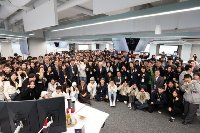 ▲ 지난 2023년 애플 디벨로퍼 아카데미 수료식 사진.ⓒ포항시