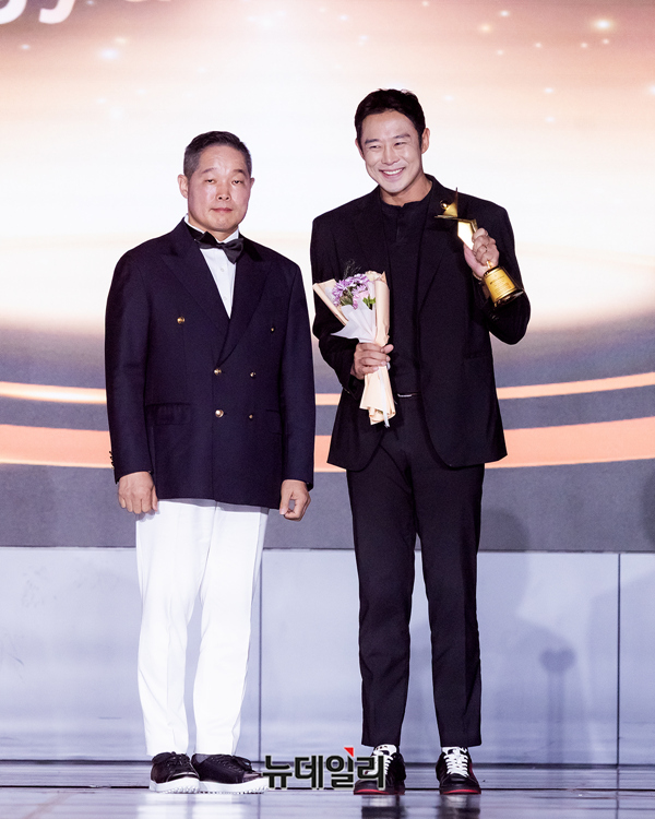 ▲ 피트니스 부문 - 한혁규 / 맥스큐 김근범 대표