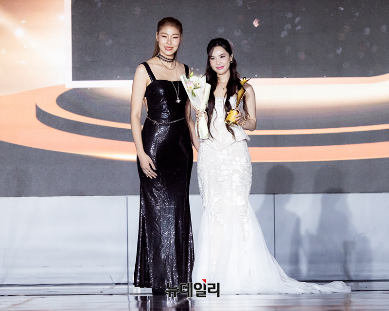 ▲ 모델스타상 - 이브티삼 하라카트(김미소, 모로코) / '페이스 오브 아시아' 태국대표 핌