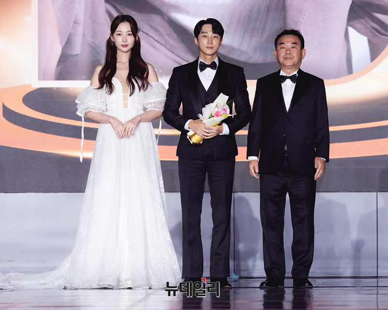 ▲ 아시아스타상 - 진영 / 강원랜드 대표이사 직무대행, 미스코리아 김채원