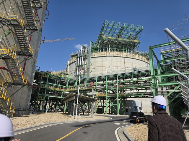 ▲ 현재 상업 운전 중인 코리아에너지터미널 액화천연가스(LNG)탱크.ⓒ이가영 기자