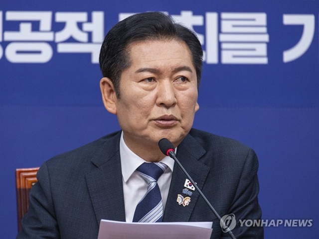 ▲ 정청래 더불어민주당 대표가 국회에서 열린 더불어민주당 최고위원회의에서 한·미 정상회담 성과와 APEC 성공적 개최 관련 발언하고 있다. 251031 ⓒ연합뉴스