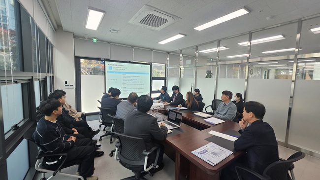 ▲ 태백시시설관리공단이 지난달 29일, 현장 중심의 '현안 토론회'를 열고 비수기 수익률 제고와 직원 친절도 향상을 위한 구체적인 실행 방안을 마련했다. ⓒ태백시시설관리공단