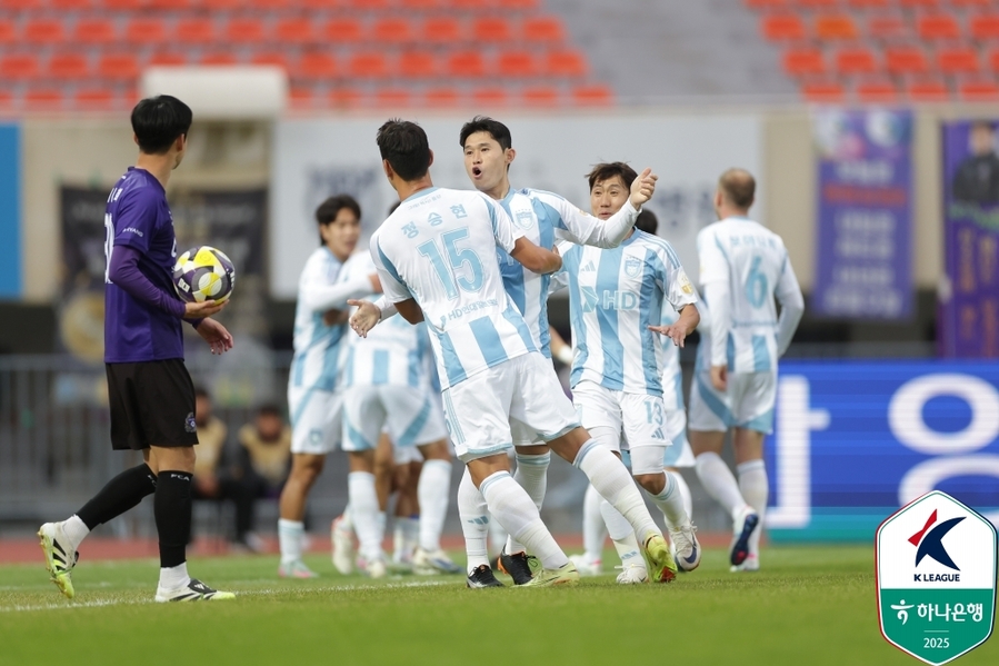 ▲ 울산 이동경이 복귀해 도움을 올렸으나, 울산은 안양에 1-3 역전패를 당했다.ⓒ한국프로축구연맹 제공