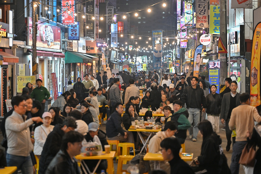 ▲ 서구 운천테라스길, 가을밤 ‘야미로드’로 변신ⓒ광주시 서구청 제공