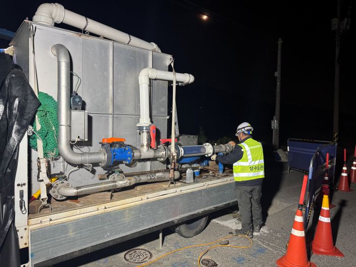 ▲ 노후 상수도관 세척 작업 모습.ⓒ세종시