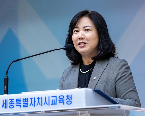 ▲ 구연희 세종교육감 권한대행이 13일 청사 대강당에서  열린 '11월 소통·공감의 날'에서 인사말을 하고 있다.ⓒ세종교육청