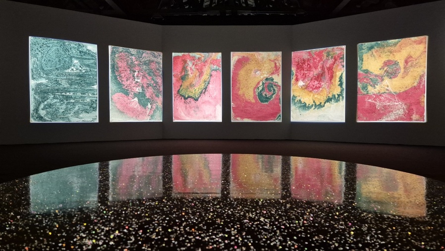 ▲ 청주공예비엔날레 기간에 청주 동부창고에서 전시한 성파스님의 明明白白展 설치작품.ⓒ청주공예비엔날레 조직위