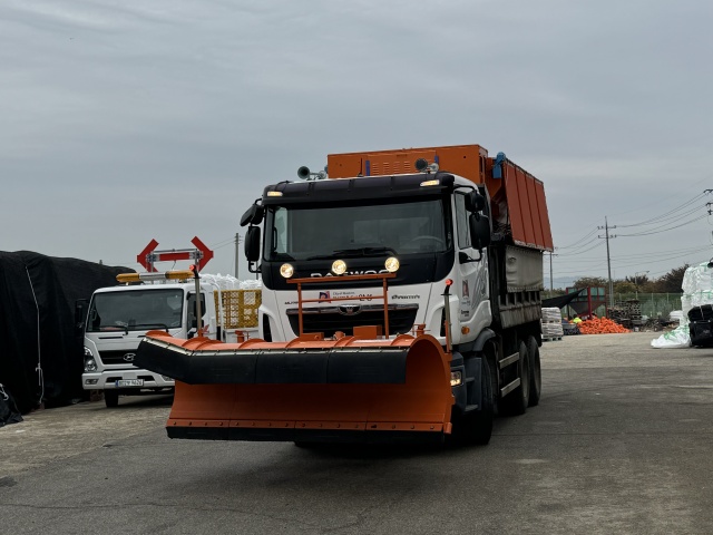 ▲ 폭설에 대비해 확충된 제설차ⓒ안성시 제공