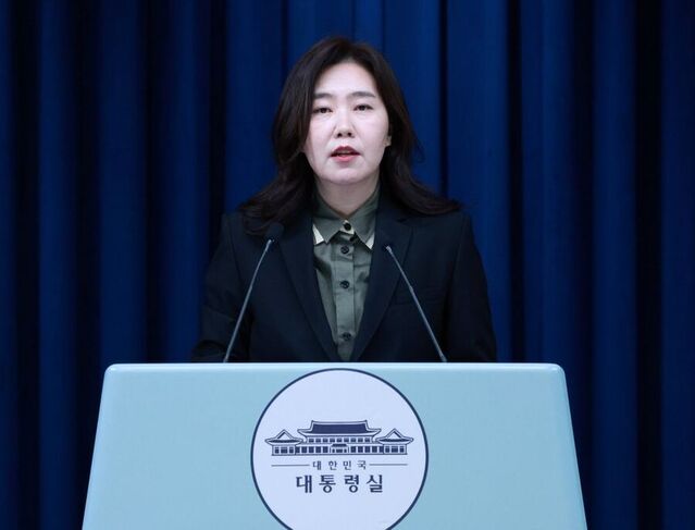 ▲ 강유정 대변인이 3일 서울 용산 대통령실 청사에서 인사 관련 브리핑을 하고 있다. ⓒ뉴시스