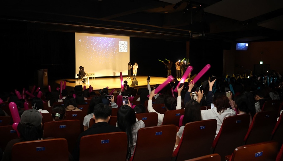 ▲ 한성대 외국인 한국어 뽐내기 대회 참여 학생들의 공연 모습.ⓒ한성대