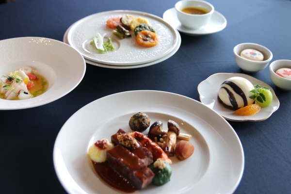 ▲ 한-캐 만찬 코스ⓒ소노인터내셔널