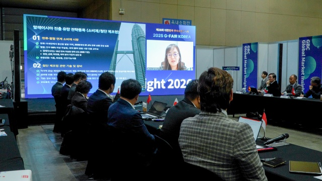 ▲ ‘GBC 글로벌 마켓 인사이트(Global Market Insight) 2026’에서 참석자들이 지역별 수출 전략과 대응 방안을 논의하고 있다. ⓒ경기도경제과학진흥원 제공