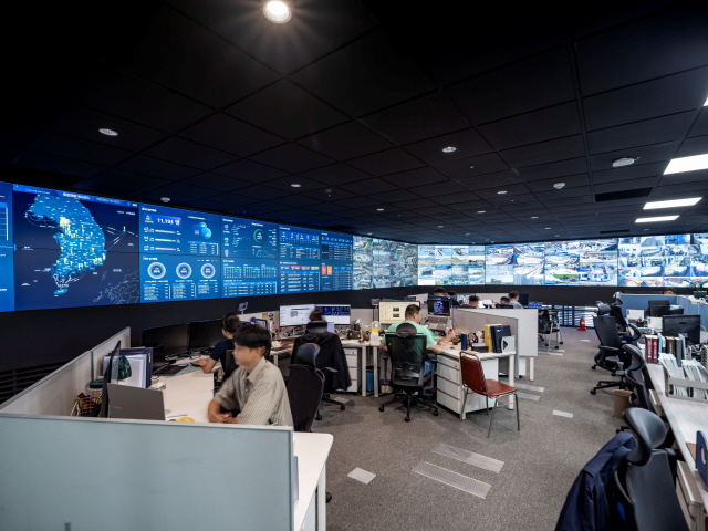 ▲ DL이앤씨 종합안전관제상황실ⓒDL이앤씨