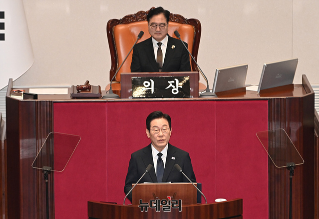 ▲ 이재명 대통령이 4일 오전 국회 본회의장에서 내년도 정부 예산안에 대한 시정연설을 하고 있다. ⓒ이종현 기자