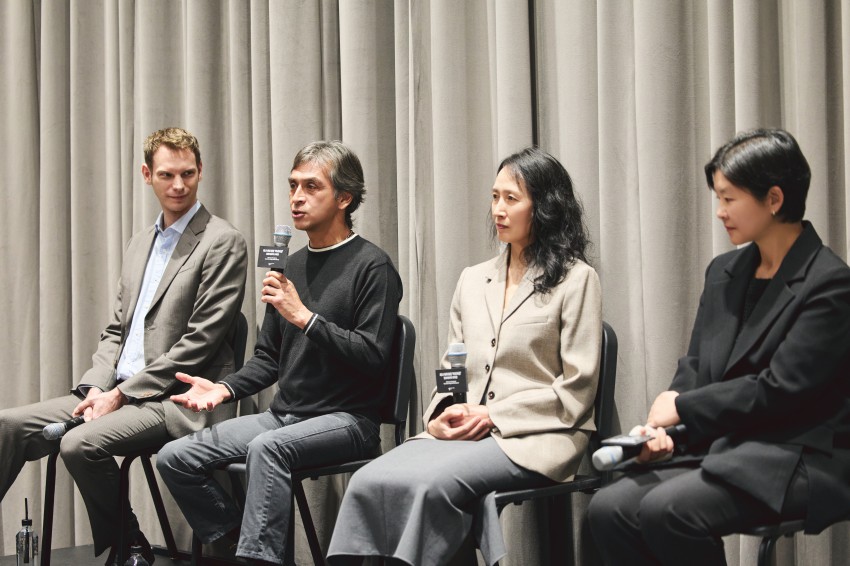▲ 왼쪽부터 다니엘 지크하우스 예술감독, 에드워드 폴 마르티네스 리허설 디렉터, 김나영 리허설 어시스턴트, 이현정 LG아트센터장.ⓒLG아트센터