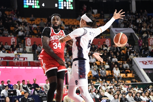 ▲ 워니가 부상에서 복귀해 맹활약을 펼친 SK가 KCC를 3연패로 몰아 넣었다.ⓒKBL 제공