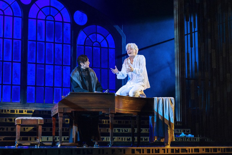 ▲ 연극 '아마데우스' 공연.ⓒ라이브러리컴퍼니