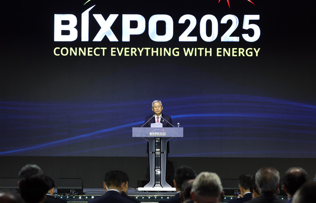 ▲ 김동철 한국전력 사장이 5일 광주 컨벤션센터에서 진행된 BIXPO 2025 개막식에서 기념사를 하고 있다. ⓒ뉴시스