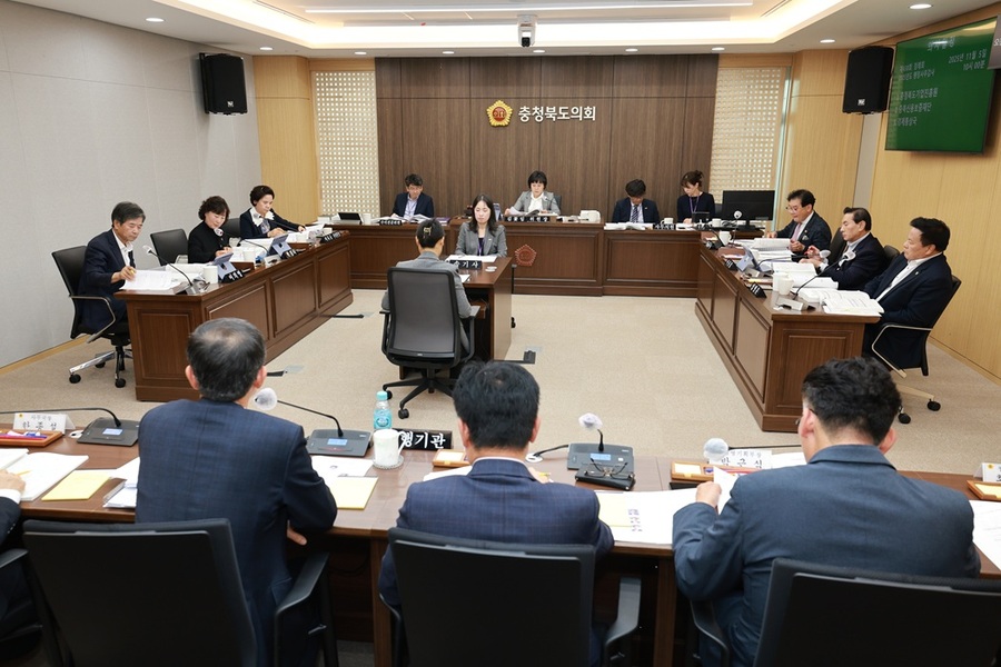 ▲ 충북도의회 교육위원회가 5일 충북도교육청을 상대로 행정사무감사를 진행했다.ⓒ충북도의회