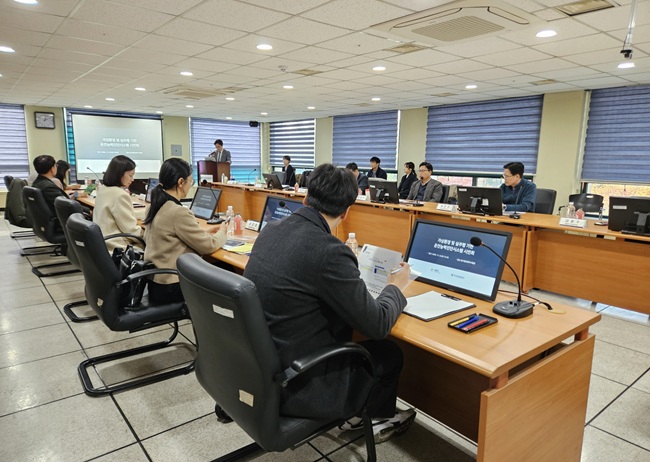 ▲ 실주행 및 가상환경 기반 운전능력진단시스템 시연회 현장. ⓒ한국도로교통공단