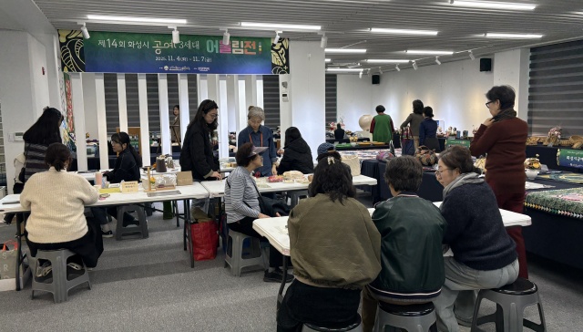 ▲ 제14회 화성특례시 공예3세대 어울림전 모습ⓒ화성시 제공