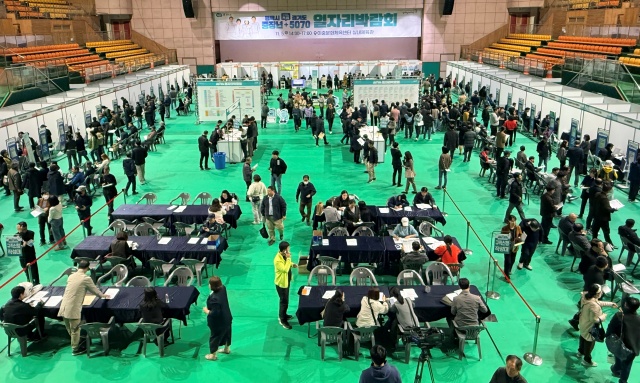 ▲ 평택시 중장년+경기도 5070 일자리박람회 현장ⓒ평택시 제공