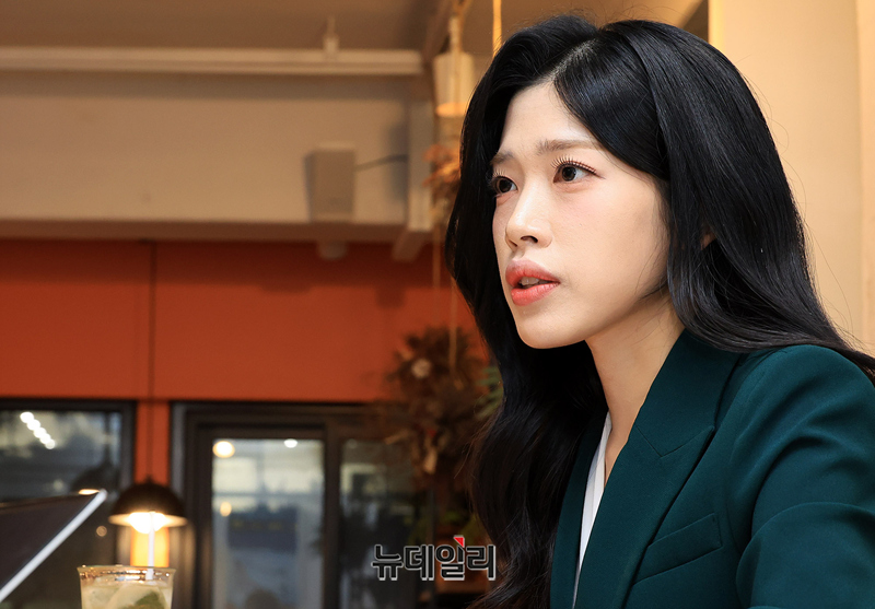 ▲ 백지원 전 국민의힘 대변인이 7일 서울 중구의 한 카페에서 뉴데일리와 인터뷰를 하고 있다. ⓒ정상윤 기자 ▲ 백지원 전 국민의힘 대변인이 7일 서울 중구의 한 카페에서 뉴데일리와 인터뷰를 하고 있다. ⓒ정상윤 기자