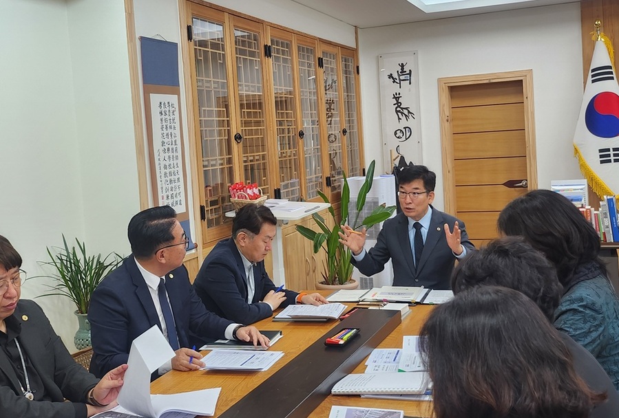 ▲ 윤건영 충북도교육감이 기획회의를 주재하고 있다.ⓒ충북도교육청