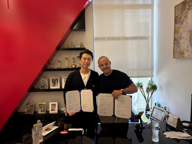 ▲ 왼쪽부터 황보종은 슬릭스틸 대표이사, Ahmed Ragab 바라카그룹 회장.ⓒ슬릭스틸