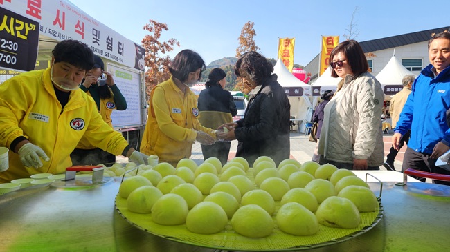 ▲ 제17회 안흥찐빵축제가 안흥찐빵모락모락마을 일원(안흥면 주천강로 1868)에서 9일까지 열린다. ⓒ횡성군