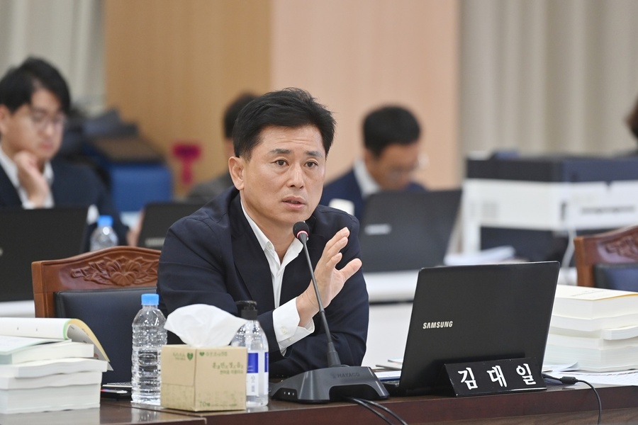 ▲ 경북도의회 김대일 의원(안동, 국민의힘)은 지난 7월 안동에서 발생한 고교 시험지 유출 사건을 언급하며 “이번 사건은 한 교사의 일탈이 아니라 공교육 신뢰가 무너진 경고”라고 지적했다.ⓒ경북도의회