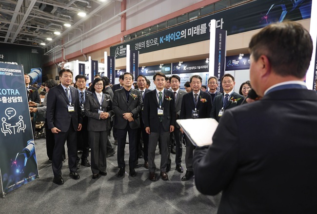 ▲ 강원특별자치도가 지난 7일 오후 4시 춘천 봄내체육관에서 '2025 강원 바이오엑스포' 개막식을 개최했다. ⓒ강원특별자치도