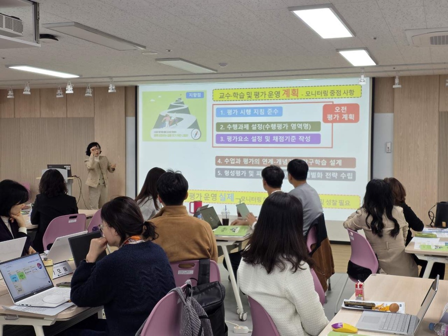 ▲ 대구시교육청은 오는 11월 8일 경북여고 100주년 기념관에서 평가업무담당자와 수업-평가 현장지원단 등 67명을 대상으로 ‘2025. 중등 수업-평가 설계 역량 강화 연수’를 개최한다.ⓒ대구시교육청