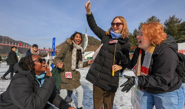 ▲ 지난 1월에 열린 2025 얼음나라 화천산천어축제 모습. ⓒ화천군
