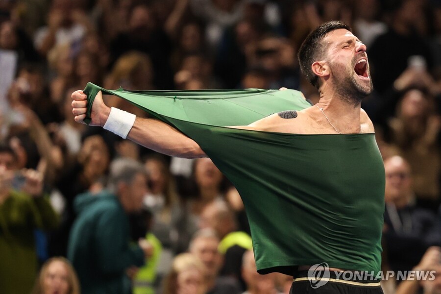 ▲ 테니스계의 전설 조코비치가 ATP 투어 반다제약 헬레닉 챔피언십 단식 정상에 올랐다.ⓒ연합뉴스 제공