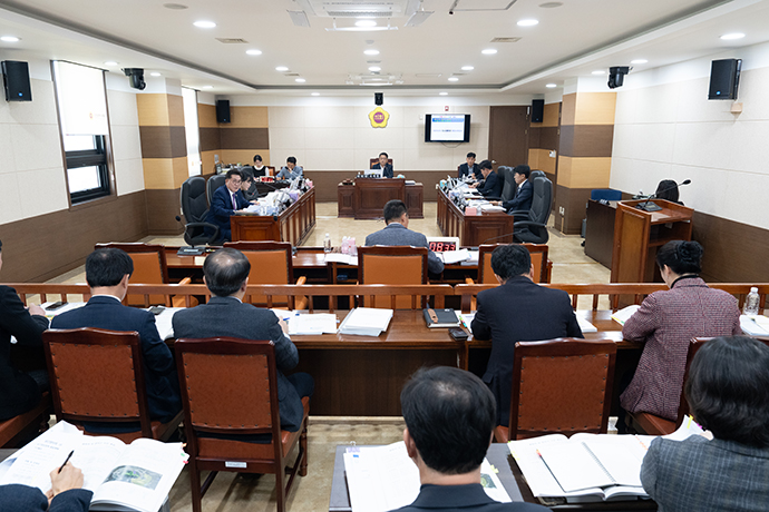 ▲ 인천시의회 건설교통위원회는 지난 7일 건설교통위원회 회의실에서 도시계획국 소관 업무애 대한 2025년도 행정사무감사를 실시했다. ⓒ인천시의회 제공