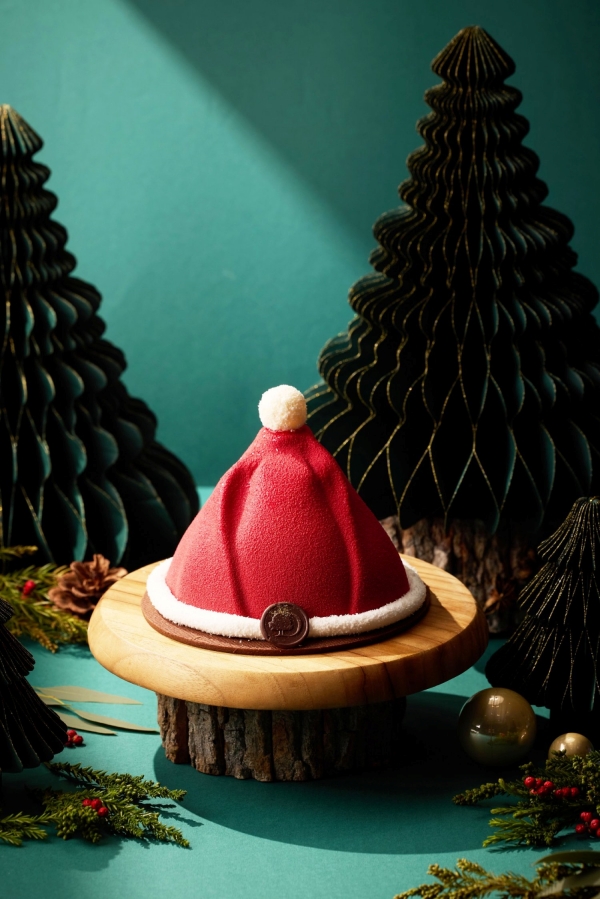 ▲ 연말 시즌 한정 '2025 페스티브 케이크 컬렉션ⓒ더블트리 바이 힐튼 서울 판교