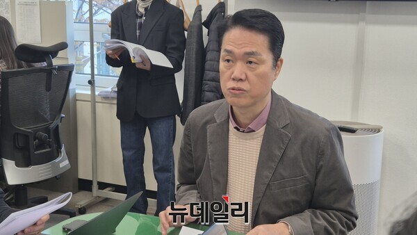 ▲ 11일 한치흠 기획조정실장이 2026년도 예산안을 전년 대비 5.7% 증가한 7조 582억 원 규모로 편성해 시의회에 제출했다고 밝히고 있다.ⓒ김경태 기자