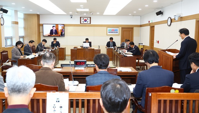 ▲ 강원특별자치도의회 기획행정위원회가 11일, 강원도립대학교와 기획조정실을 대상으로 2025년도 행정사무감사를 실시했다. ⓒ강원특별자치도의회