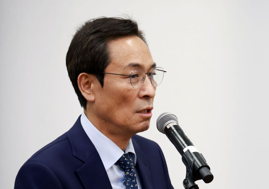 ▲ 우상호 대통령비서실 정무수석이 6일 서울 여의도 국회에서 열린 운영위원회의 대통령비서실 등 국정감사에서 의원 질의에 답하고 있다. ⓒ뉴시스