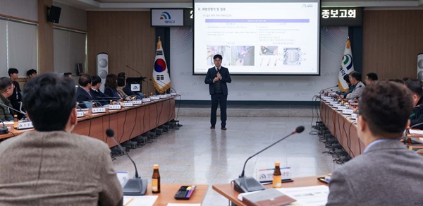 ▲ 최충규 구청장은 12일‘2025년 대덕구 위험성평가 최종보고회’에 참석해 중대재해 없는 안전한 일터’를 만들어 가겠다고 밝히고 있다.ⓒ대덕구