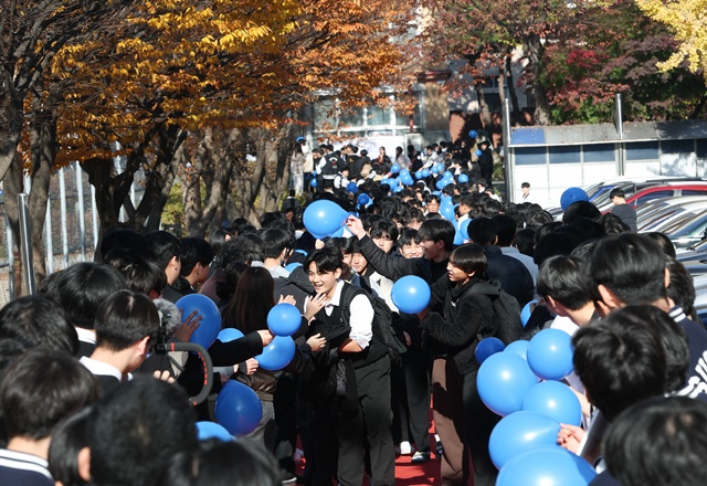 ▲ 경기 수원시에 위치한 수성고등학교에서 12일 열린 수학능력시험 출정식. ⓒ경기도교육청 제공